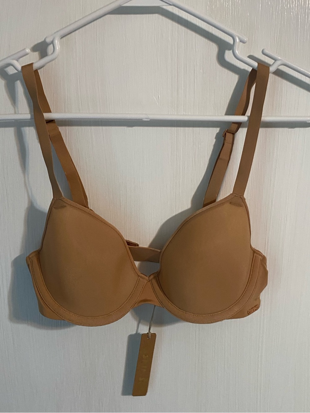 SKIMS weightless Demi bra- NWT